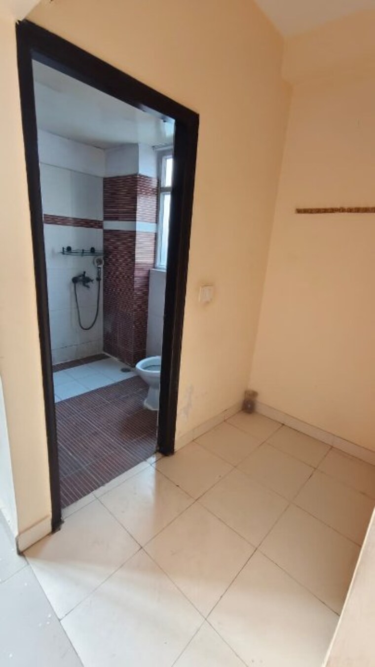 Bathroom, angel-jupiter 2.5 Bedroom 1285 Sq.Ft. Apartment In Ahinsa Khand 2 Ghaziabad 9586988