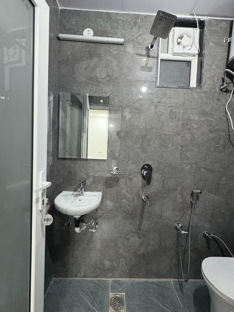 Bathroom, sector 46 Studio 651 Sq.Ft. Builder Floor In Sector 46 Gurgaon 9587109