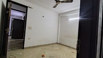 Room in 3 BHK Builder Floor at Saket – for Rent
