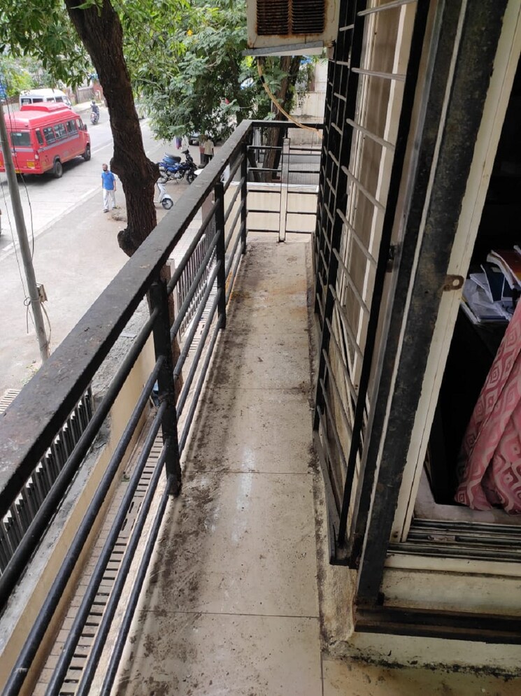 Balcony, khar west 2 Bedroom 700 Sq.Ft. Apartment In Khar West Mumbai 9587085