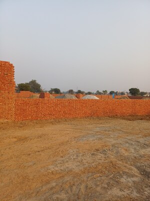  Plot For Sale in Nacholi