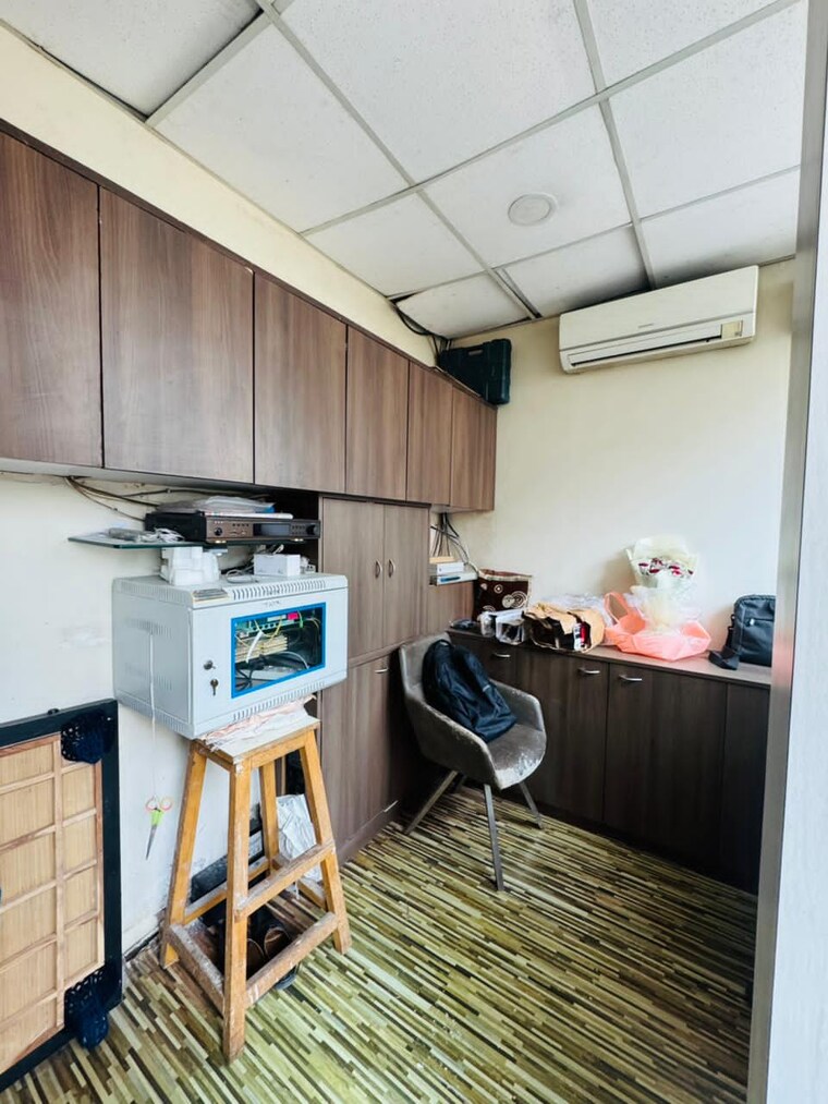 Kitchen, nitco-bizpark Commercial Office Space 1742 Sq.Ft. In Wagle Industrial Estate Thane 9587160