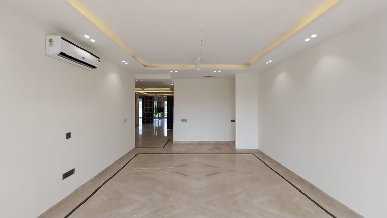 Room, sushant lok i 4 Bedroom 2700 Sq.Ft. Builder Floor In Sushant Lok I Gurgaon 9587198