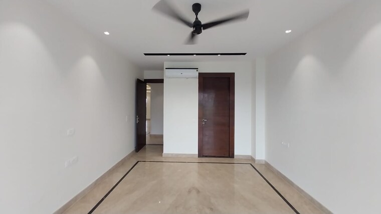 Room, sushant lok i 4 Bedroom 2700 Sq.Ft. Builder Floor In Sushant Lok I Gurgaon 9587198