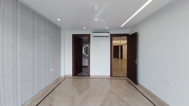Room, sushant lok i 4 Bedroom 2700 Sq.Ft. Builder Floor In Sushant Lok I Gurgaon 9587198