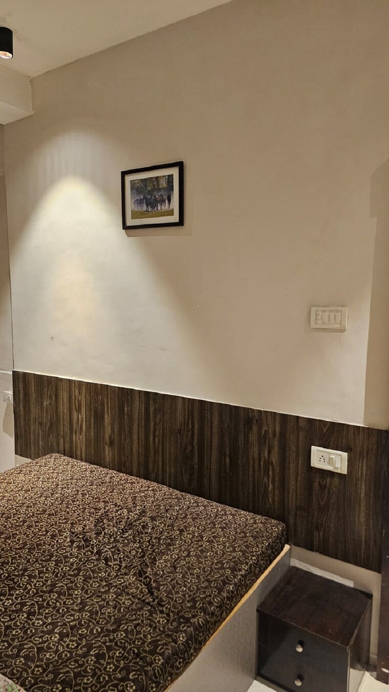 Bedroom, khar west 1 Bedroom 500 Sq.Ft. Apartment In Khar West Mumbai 9587192