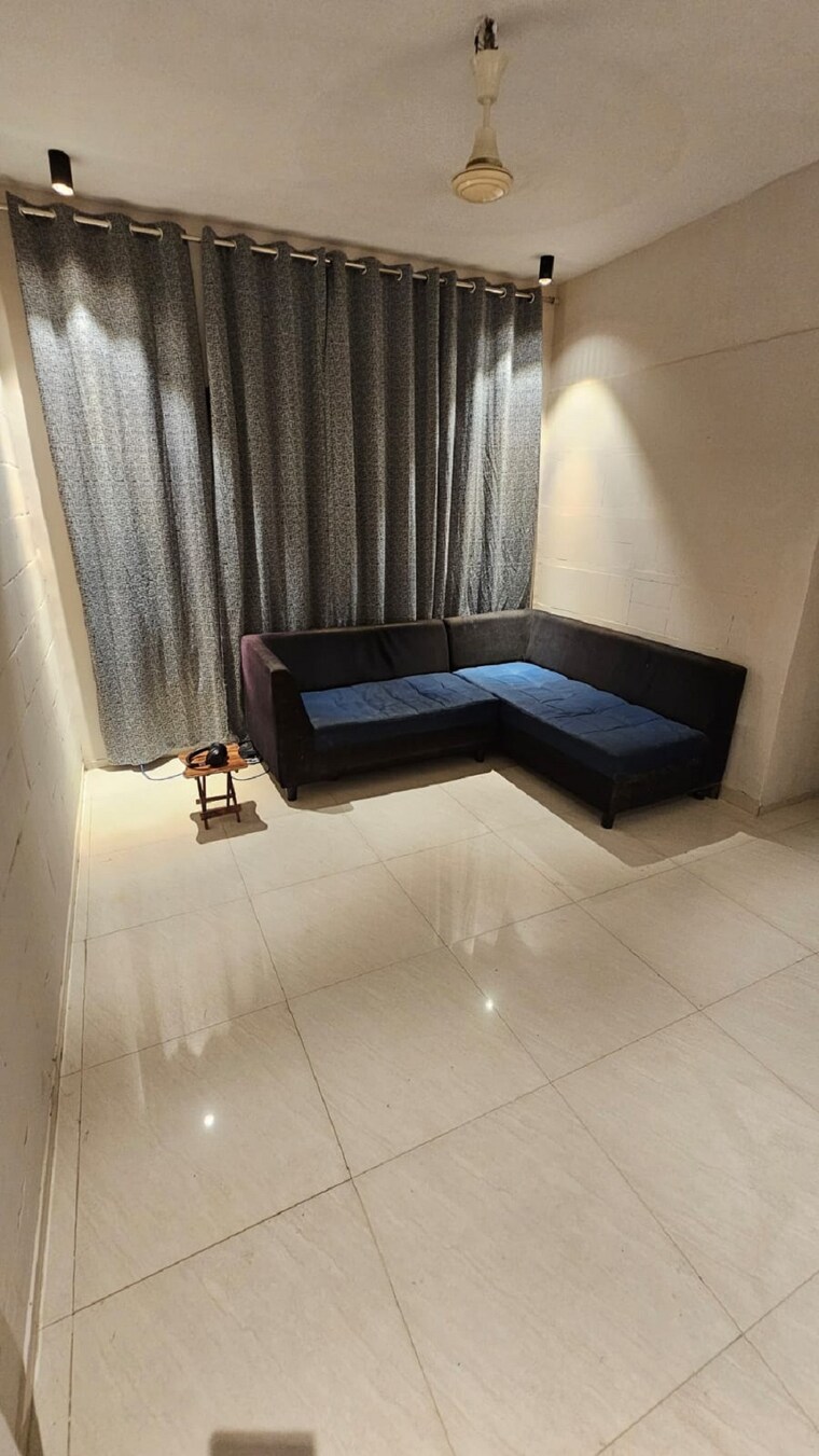 Living Room, khar west 1 Bedroom 500 Sq.Ft. Apartment In Khar West Mumbai 9587192
