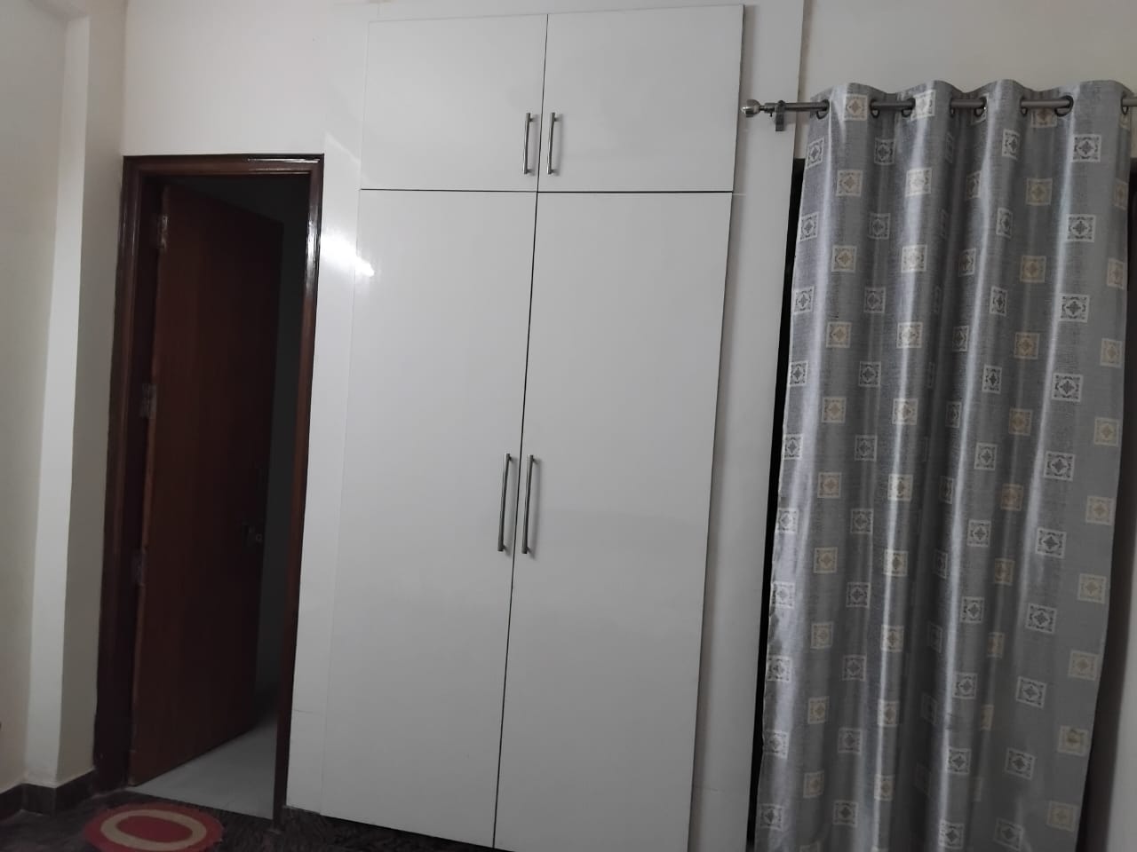2 BHK Apartment For Rent in RWA Apartments Sector 19