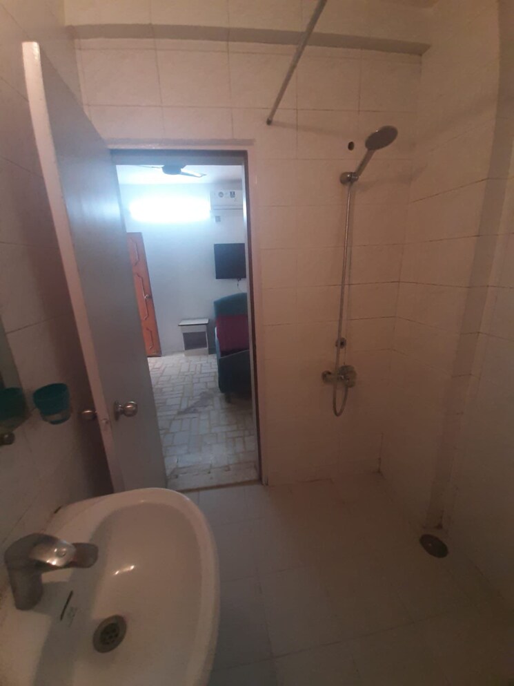 Bathroom, koregaon park 1 RK 320 Sq.Ft. Apartment In Koregaon Park Pune 9587349