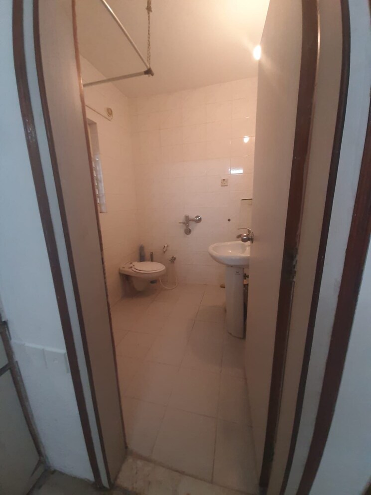 Bathroom, koregaon park 1 RK 320 Sq.Ft. Apartment In Koregaon Park Pune 9587349