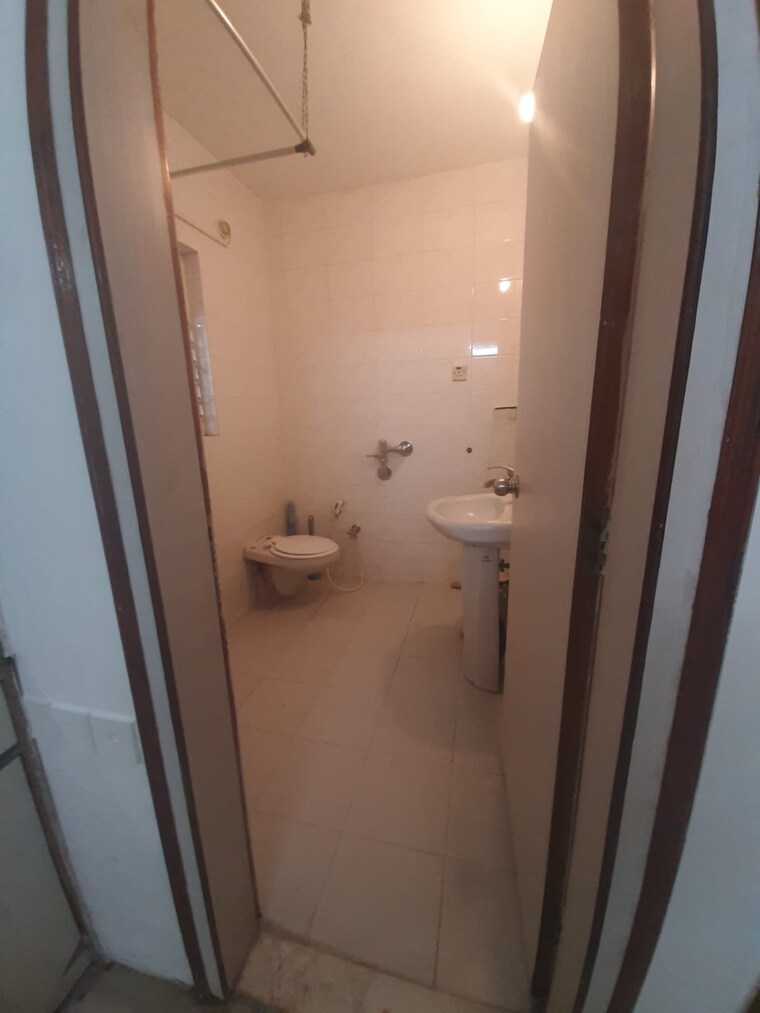 Bathroom, koregaon park 1 RK 320 Sq.Ft. Apartment In Koregaon Park Pune 9587349
