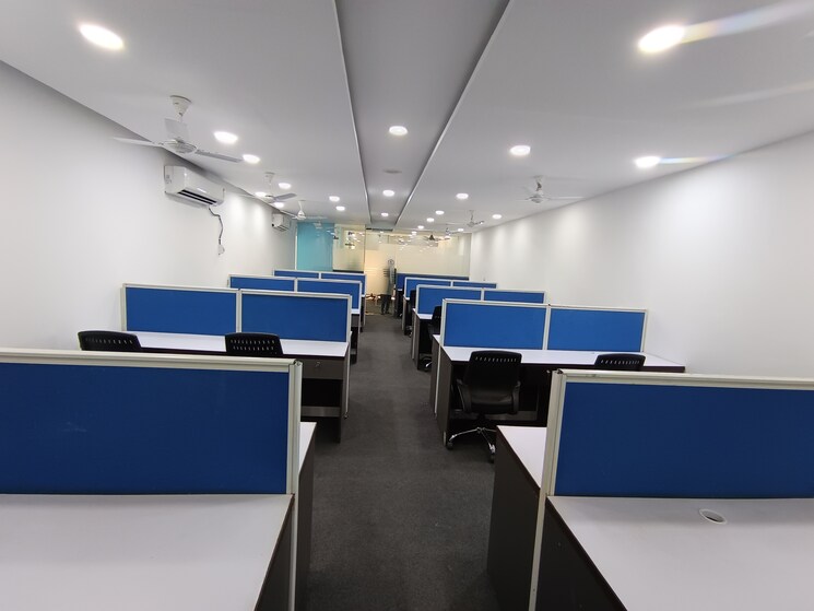 Team Area, sector 2 Commercial Office Space 2200 Sq.Ft. In Sector 2 Noida 9587516