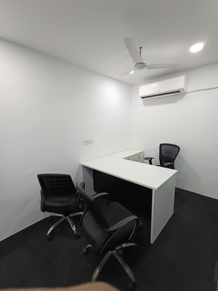 Team Area, sector 2 Commercial Office Space 2200 Sq.Ft. In Sector 2 Noida 9587516