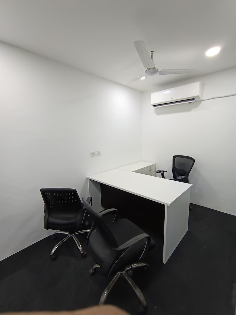 Team Area, sector 2 Commercial Office Space 2200 Sq.Ft. In Sector 2 Noida 9587516