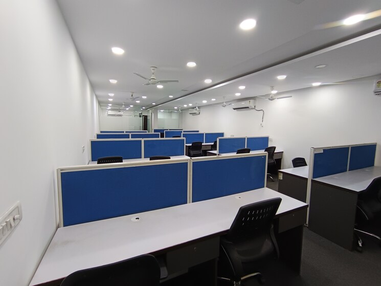 Team Area, sector 2 Commercial Office Space 2200 Sq.Ft. In Sector 2 Noida 9587516