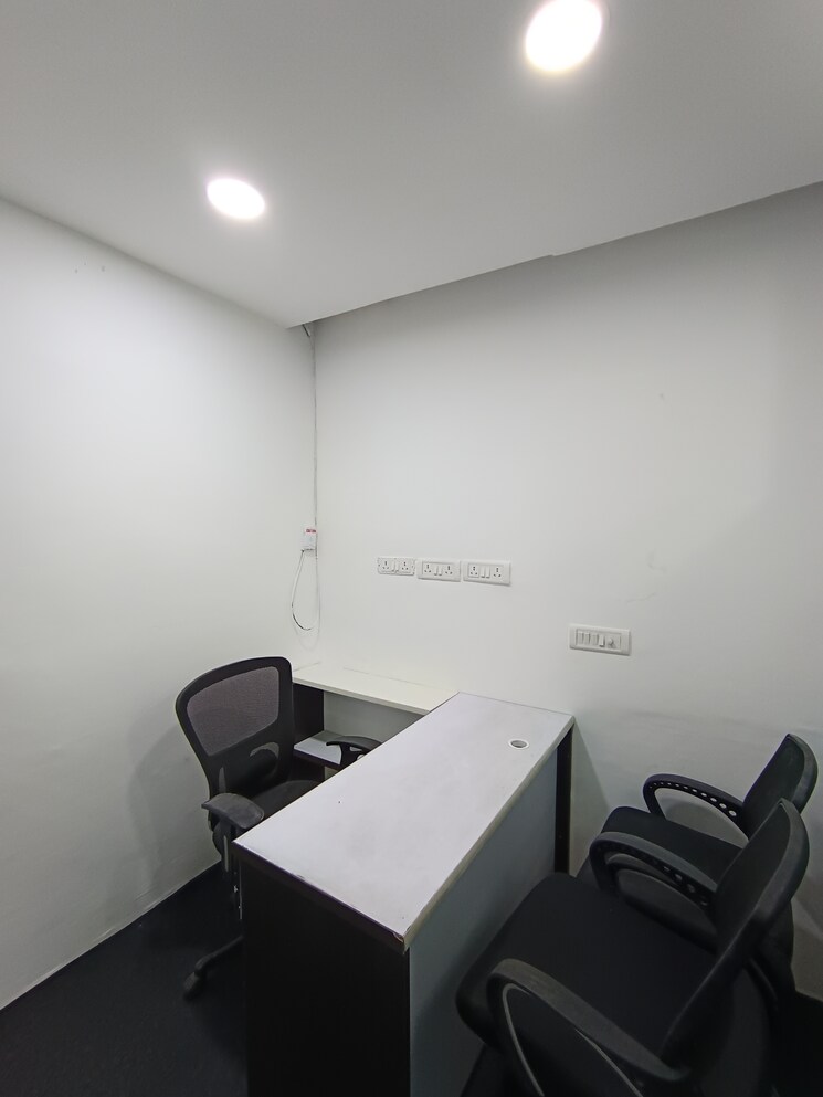 Team Area, sector 2 Commercial Office Space 2200 Sq.Ft. In Sector 2 Noida 9587516
