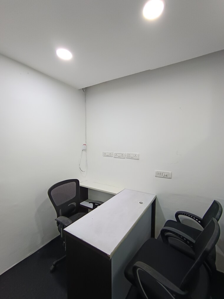 Team Area, sector 2 Commercial Office Space 2200 Sq.Ft. In Sector 2 Noida 9587516