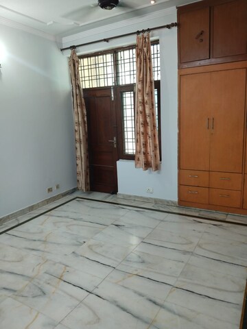 Room in 2 BHK Apartment at RWA Apartments Sector 19, Sector 19 – for Rent