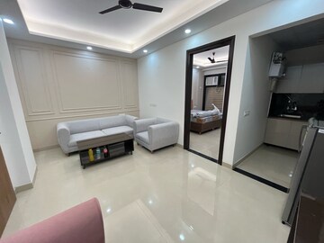 Living Room in 1 BHK Builder Floor at Sushant Vyapaar Kendra, Dlf Phase iv – for Rent