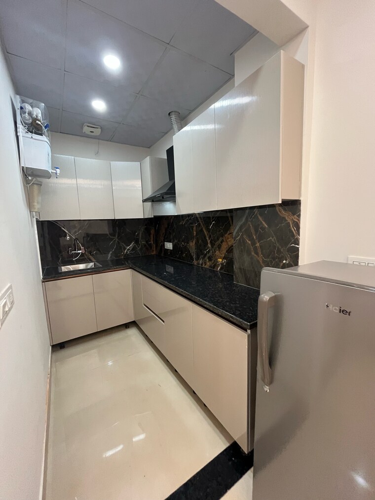 Kitchen, sushant-vyapaar-kendra 1 Bedroom 978 Sq.Ft. Builder Floor In Dlf Phase iv Gurgaon 9587512