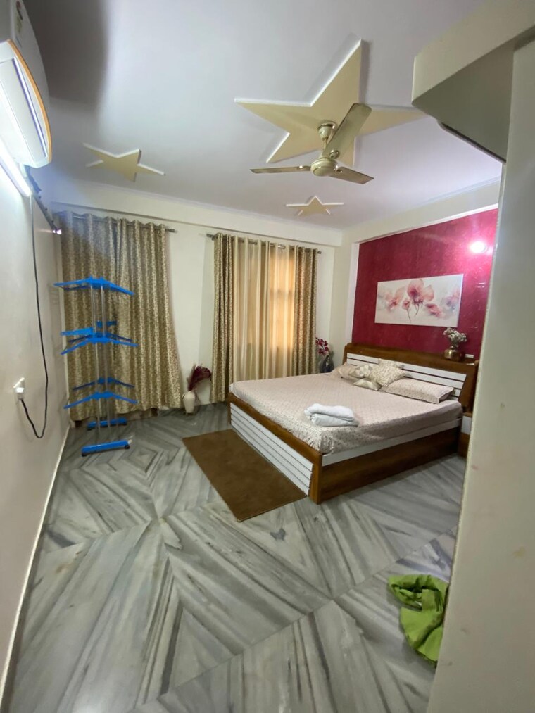 Bedroom, vasant kunj 3 Bedroom 250 Sq.Yd. Builder Floor In Vasant Kunj Delhi 9587456