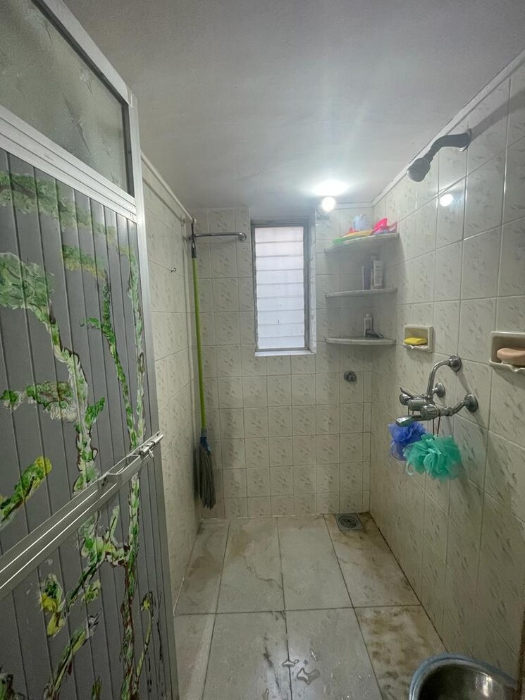 Bathroom, prestige-park-grove 3 Bedroom 2204 Sq.Ft. Apartment In Whitefield Bangalore 9587465