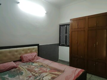 Bedroom in 3 BHK Builder Floor at Alaknanda – for Rent