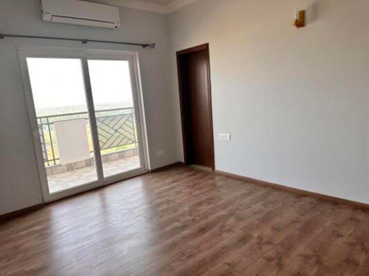 Room, central-park-flower-valley-aqua-front-towers 3 Bedroom 1789 Sq.Ft. Apartment In Sohna Sector 33 Gurgaon 9587584