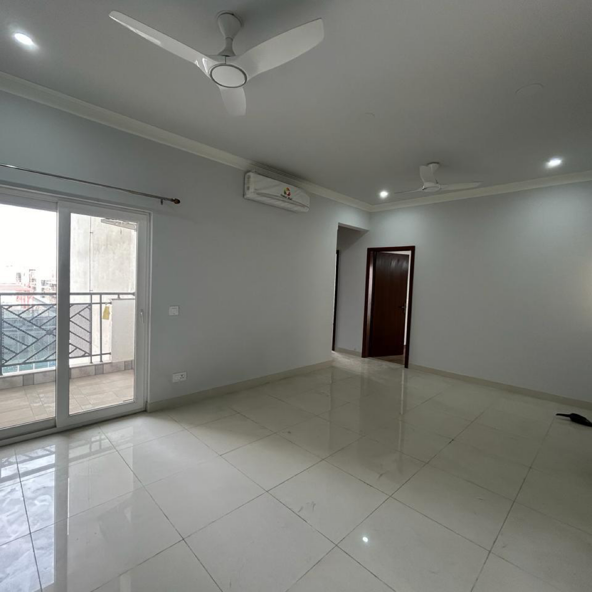 3 BHK + Pooja Room Apartment For Rent in Central Park Flower Valley Aqua Front Towers