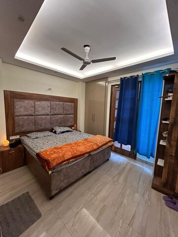 Bedroom in 4 BHK Builder Floor at Sector 30 – for Rent