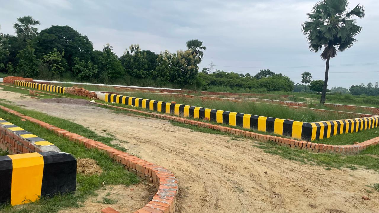 Plot For Sale in Sector 20 Yamuna Expressway