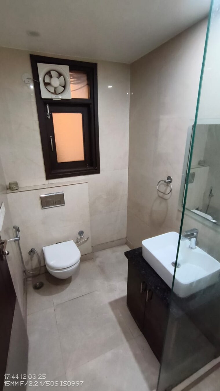Bathroom, malviya nagar 2 Bedroom 900 Sq.Ft. Builder Floor In Malviya Nagar Delhi 9587690