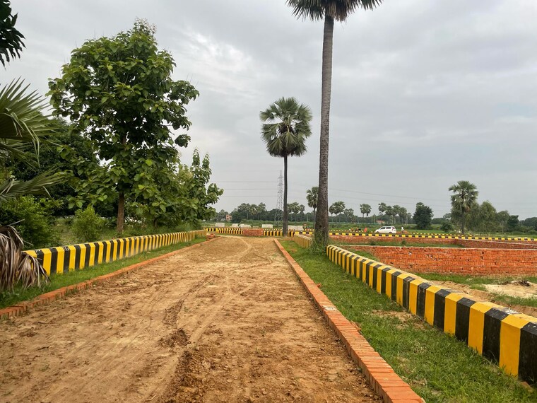 undefined, sector 20 yamuna expressway  348 Sq.Yd. Plot In Sector 20 Yamuna Expressway Greater Noida 9587666