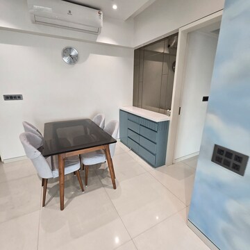 Master Bedroom in 2 BHK Apartment at Wadhwa Pristine, Matunga West – for Rent