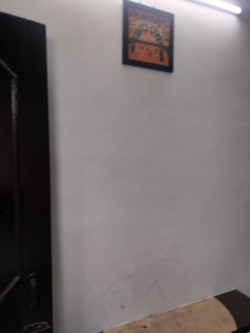 Room in 1 BHK Builder Floor at Vaishali Sector 4 – for Rent