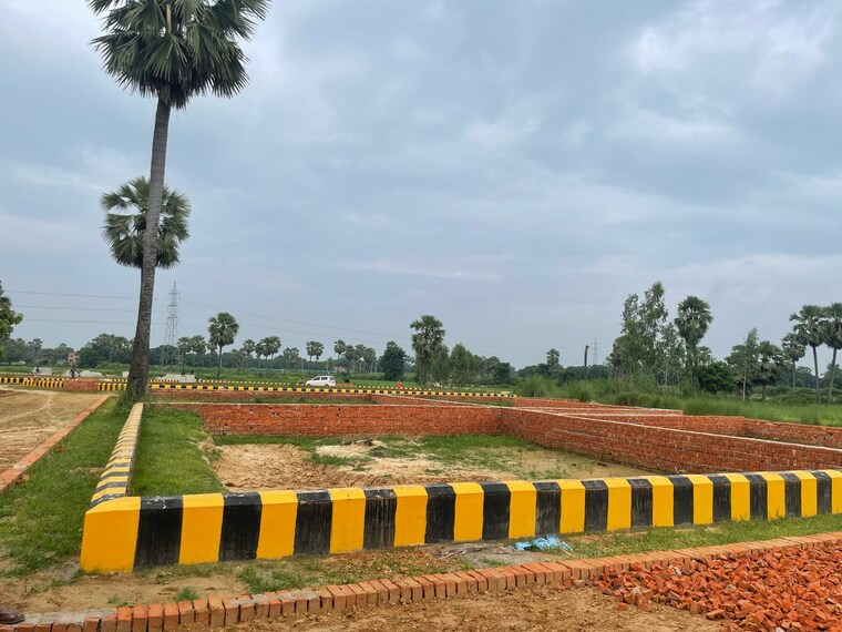 Exterior View, sector 20 yamuna expressway  316 Sq.Yd. Plot In Sector 20 Yamuna Expressway Greater Noida 9587701