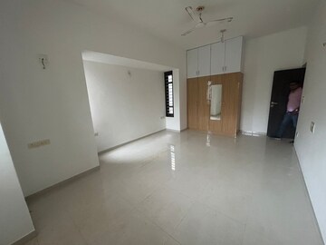 Room in 4 BHK Villa at Shilaj – for Rent