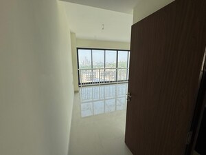 Room in 2 BHK Apartment at Dynamix Divum, Malad East – for Rent