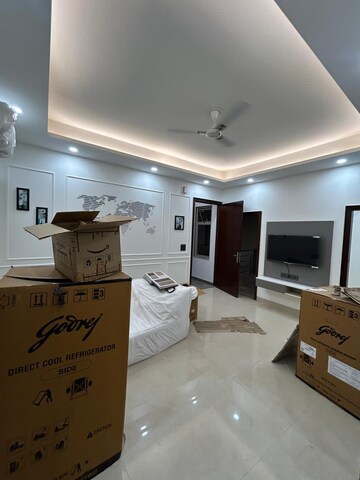 Living Room in 3 BHK Builder Floor at Sector 69 – for Rent