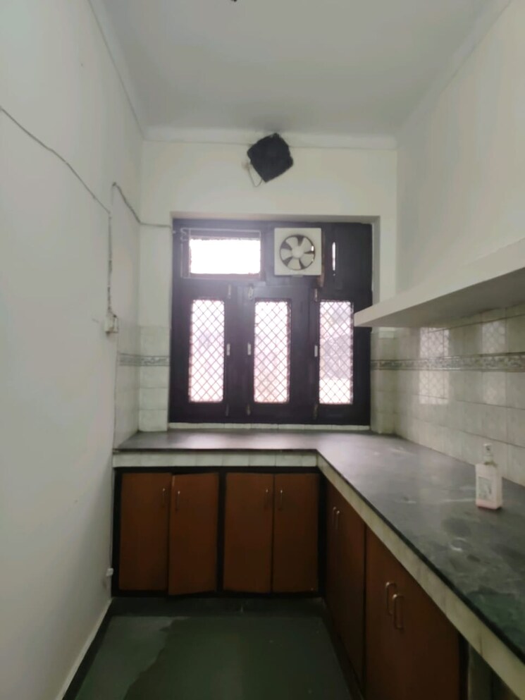 Kitchen, alaknanda 4 Bedroom 400 Sq.Yd. Builder Floor In Alaknanda Delhi 9587882