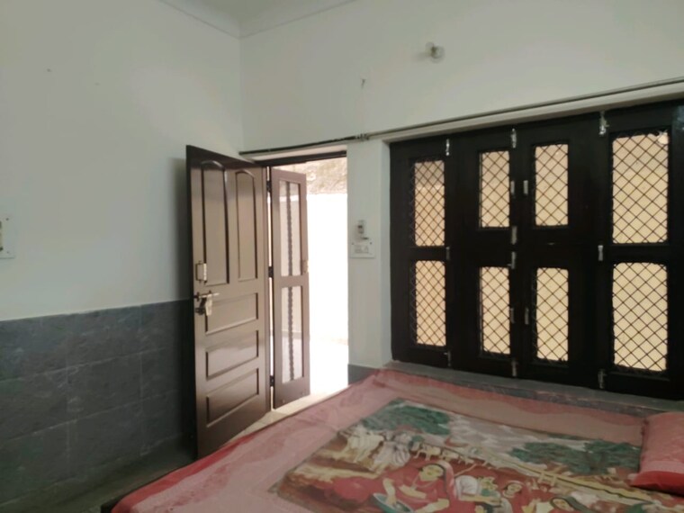 Bedroom, alaknanda 4 Bedroom 400 Sq.Yd. Builder Floor In Alaknanda Delhi 9587882