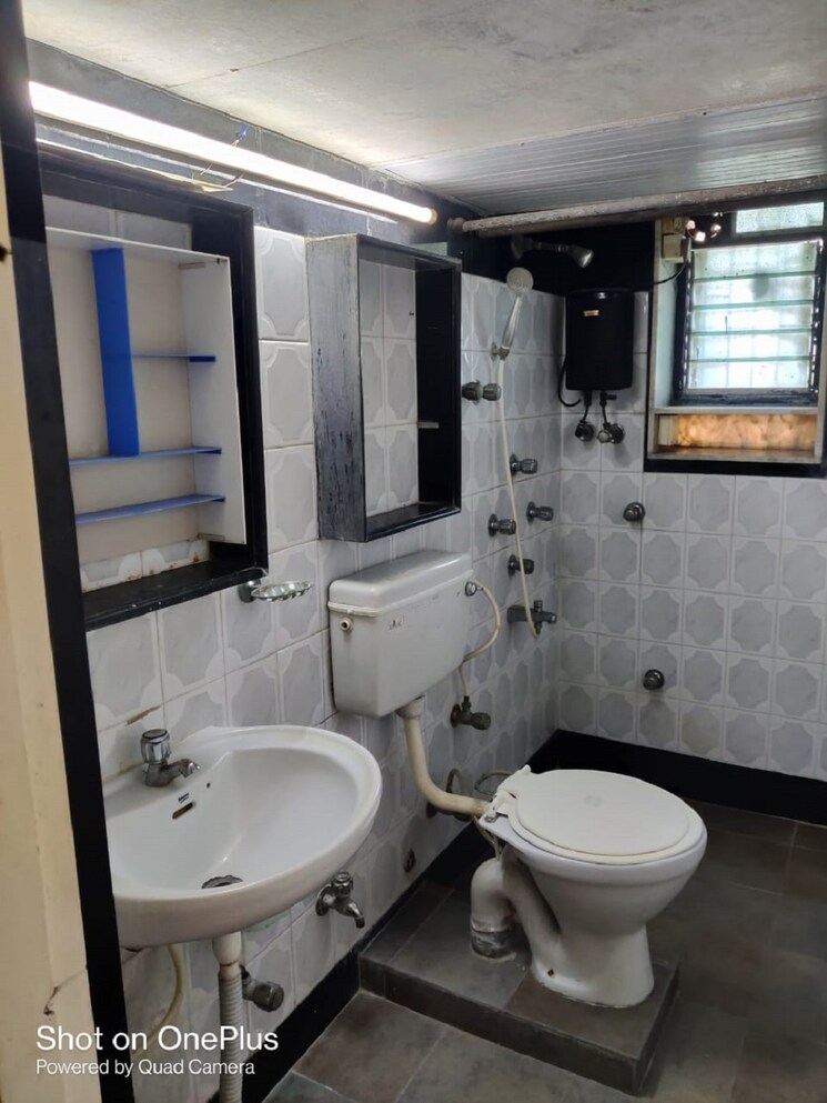 Bathroom, santacruz west 2 Bedroom 700 Sq.Ft. Apartment In Santacruz West Mumbai 9587871