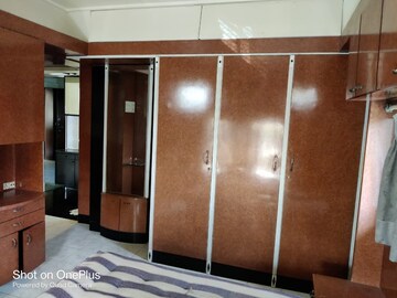 Room in 2 BHK Apartment at Santacruz West – for Rent