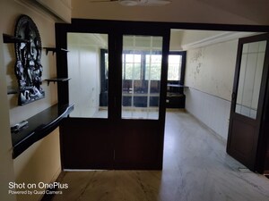 Room in 2 BHK Apartment at Santacruz West – for Rent