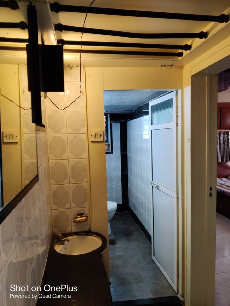 Bathroom, santacruz west 2 Bedroom 700 Sq.Ft. Apartment In Santacruz West Mumbai 9587871