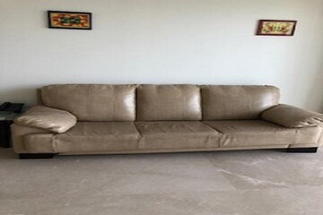 Room in 3.5 BHK Apartment at Godrej The Trees, Vikhroli East – for Rent