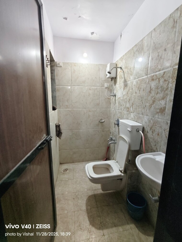 Bathroom, raunak-heights 1 Bedroom 450 Sq.Ft. Apartment In Ghodbunder Road Thane 9588044