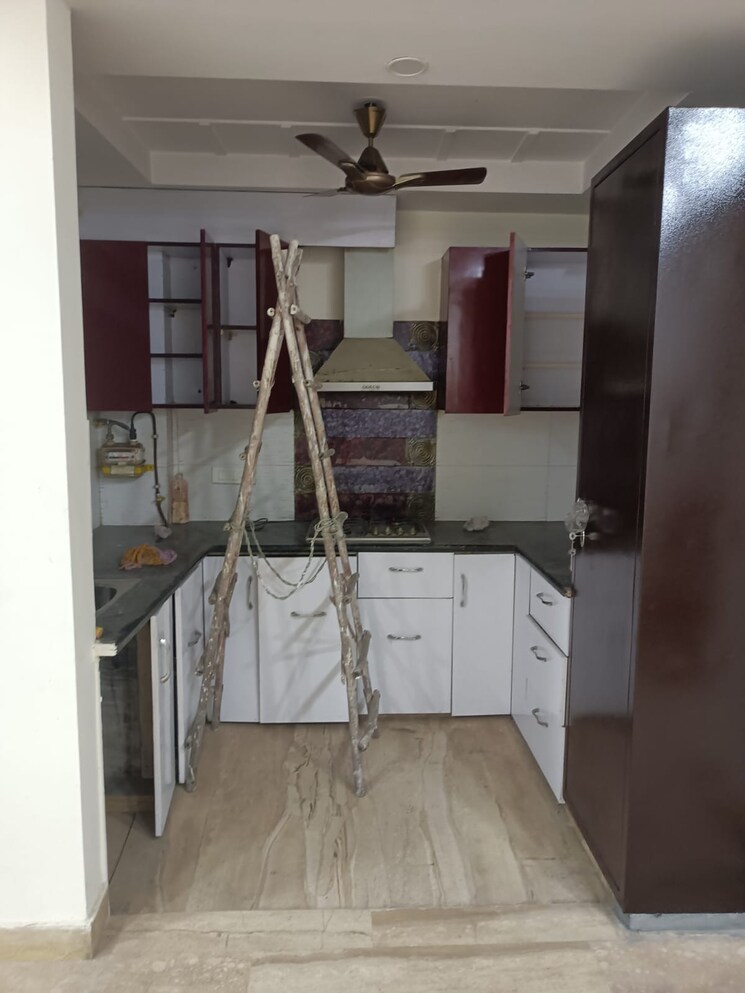 Kitchen, vivek vihar 3 Bedroom 1250 Sq.Ft. Builder Floor In Vivek Vihar Delhi 9588131