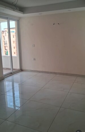 Room in 3 BHK Apartment at Maya Garden City, Lohgarh – for Rent