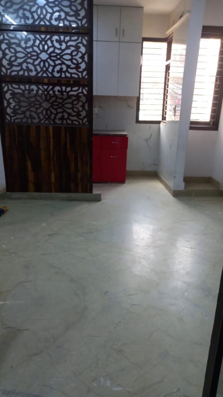 Room, rohini sector 8 2 Bedroom 650 Sq.Ft. Builder Floor In Rohini Sector 8 Delhi 9588193